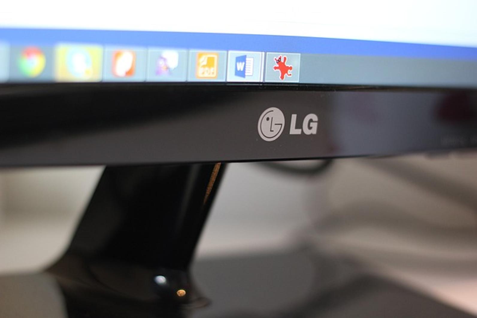come modificare le impostazioni del monitor LG 45 UltraGear senza telecomando